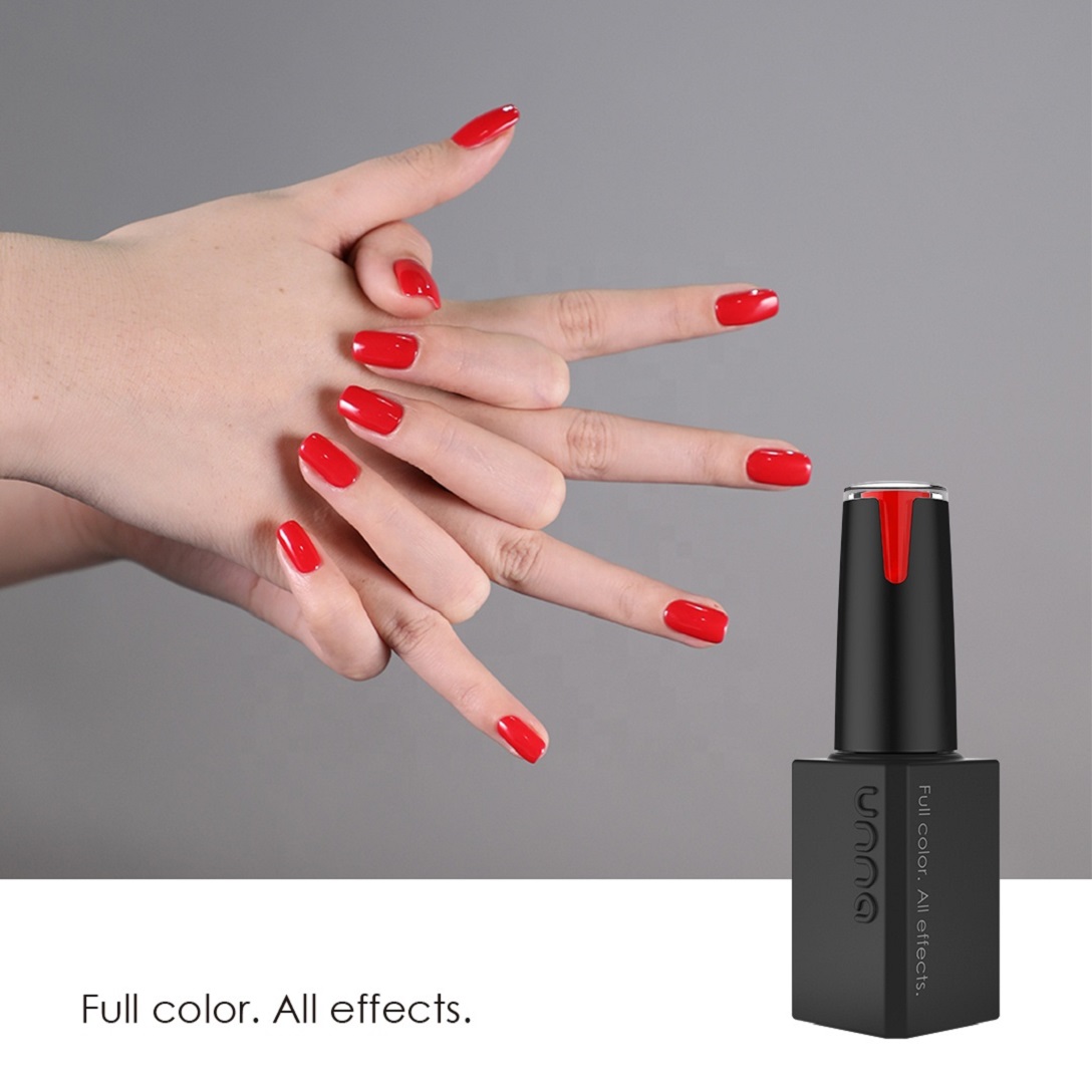 Vernis à ongles de couleur rouge pour la beauté de l'art des ongles